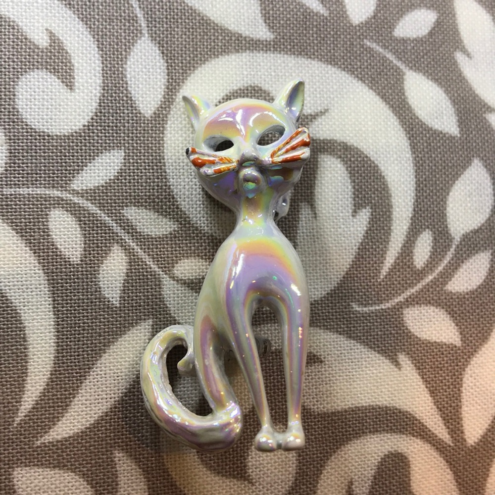 Pearlescent Kitty Cat Pin
